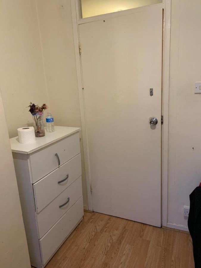 Arbnb Comfy Sleep Guest House Self Catering Private Bedrooms 60 Pound Per Night Per Person London Exterior photo