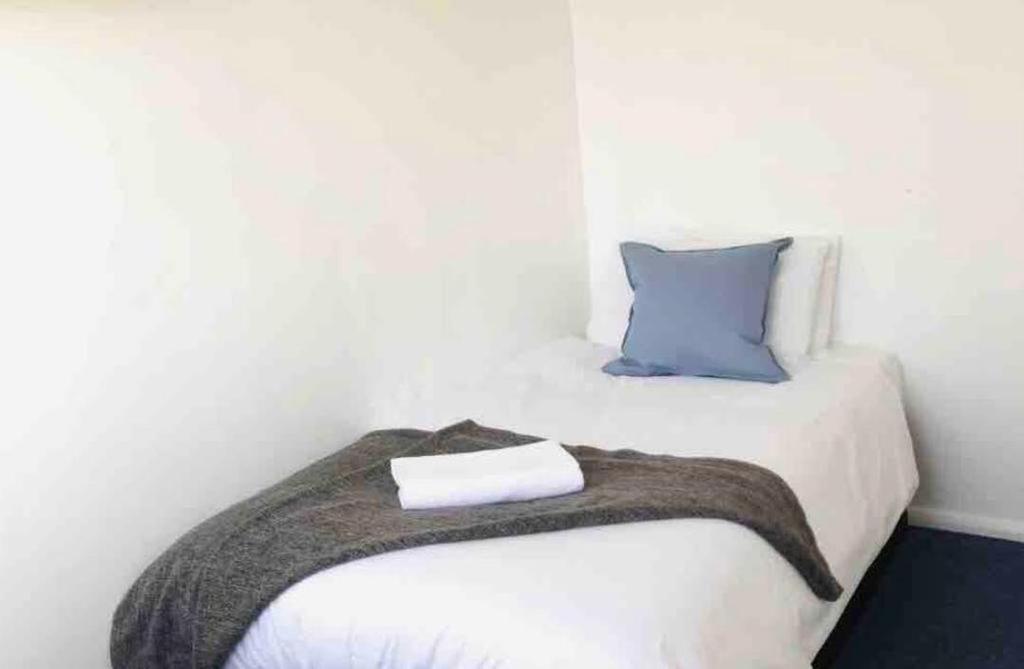 Arbnb Comfy Sleep Guest House Self Catering Private Bedrooms 60 Pound Per Night Per Person London Exterior photo